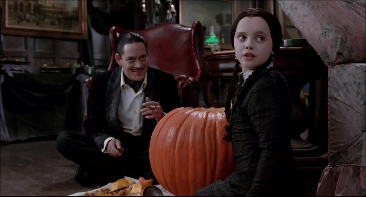 triiiplice's tweet photo. The Addams Family (1991) dir. Barry Sonnenfeld https://t.co/JqNXtQ0CyH