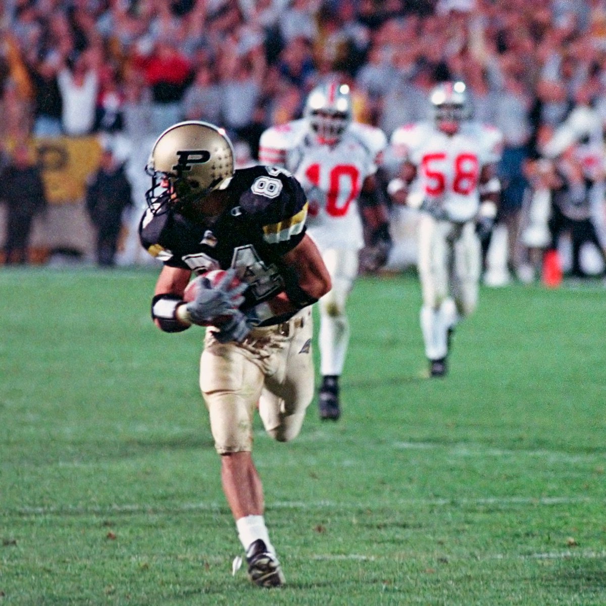 BoilerFootball's tweet photo. "𝐇𝐎𝐋���� 𝐓𝐎𝐋𝐄𝐃𝐎!" 

#TBT ➡️ Oct. 28, 2000 https://t.co/kJ60bmEv10
