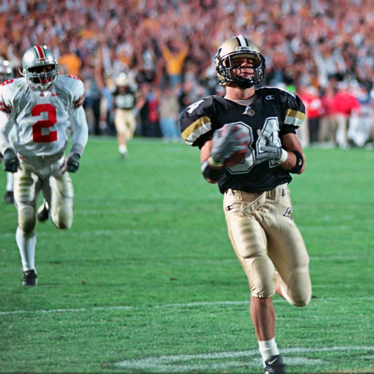 BoilerFootball's tweet photo. "𝐇𝐎𝐋���� 𝐓𝐎𝐋𝐄𝐃𝐎!" 

#TBT ➡️ Oct. 28, 2000 https://t.co/kJ60bmEv10