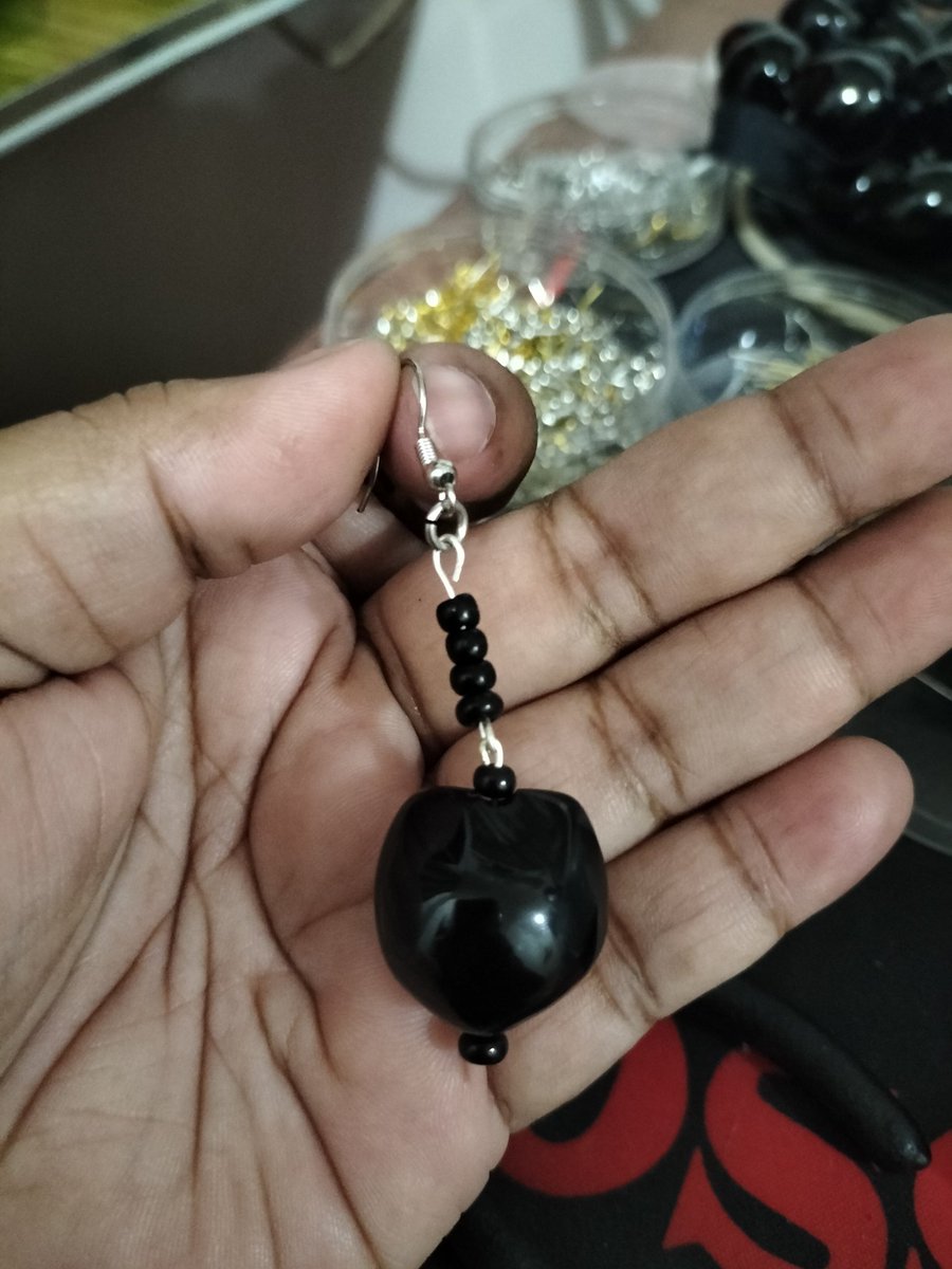 shellworksph's tweet photo. Testing some Kukui nut earrings.

#kukui #kukuiaccessories #kukuinut https://t.co/bMc43U8BfT