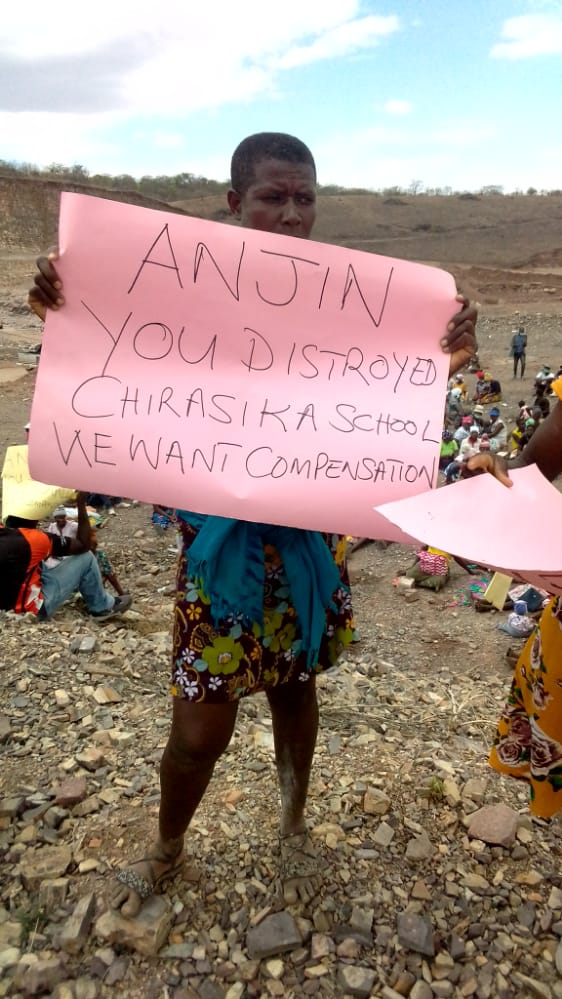 TellZimbabwe's tweet photo. Breaking: The Chiadzwa community under Chief Marange in Manicaland has reportedly shut down Anjin Mine operations, and have reportedly promised to set camp at the mine until their demands are met. @ZimMediaReview https://t.co/yH2DiUkGBF