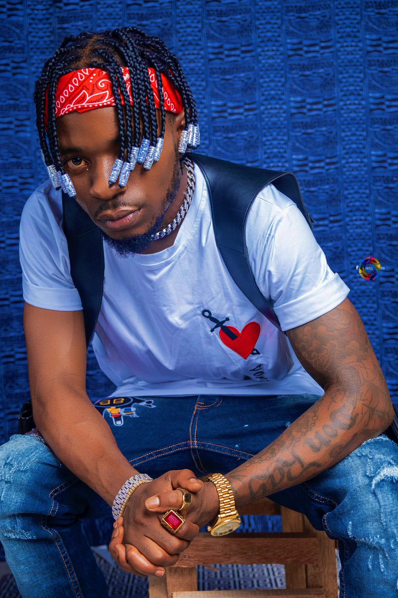 DonRayOfficial's tweet photo. Going out of track occasionally is not an issue , the only problem is how long it takes you to get back on track.#FollowYourDreams Ep drops 11 November. Linkup at @don_ray_nation on the 9th November for exclusive listening party .๐ #donraynation #shanzy #donray #followyourdreams https://t.co/m8Y26IJayE