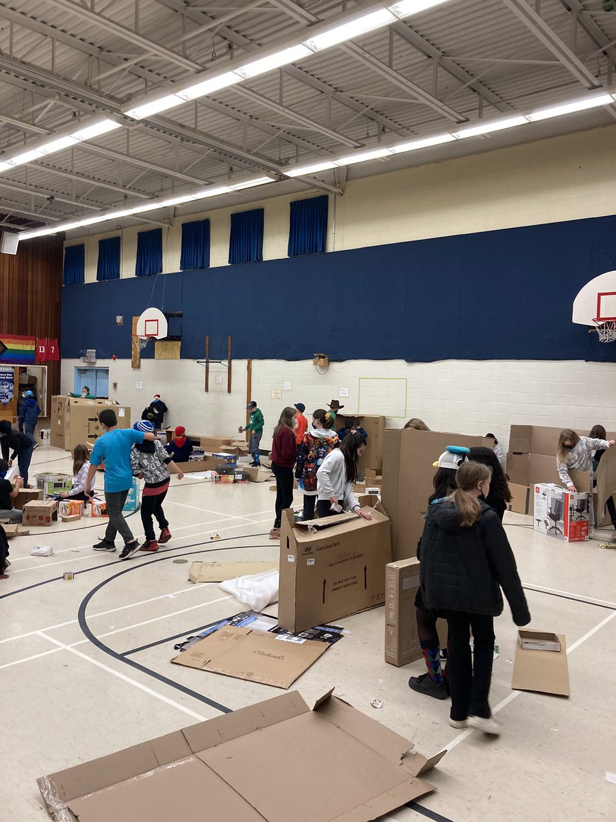 cunardjunior's tweet image. Look like we have ourselves a #cardboardchallenge @cunardjunior today! Creative collaboration, lots of sharing, teamwork, and thinking inside and outside the boxes! #loveit 
@HRCE_NS