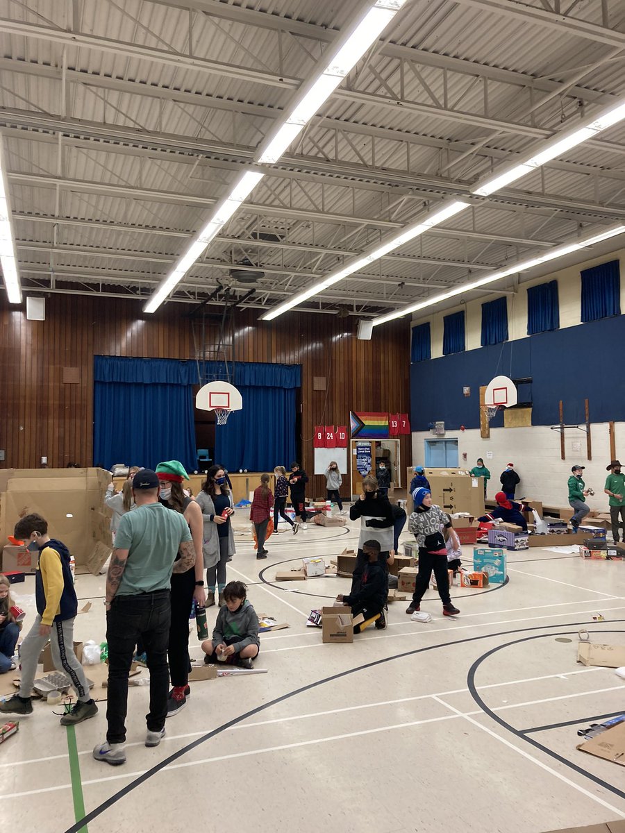 cunardjunior's tweet image. Look like we have ourselves a #cardboardchallenge @cunardjunior today! Creative collaboration, lots of sharing, teamwork, and thinking inside and outside the boxes! #loveit 
@HRCE_NS