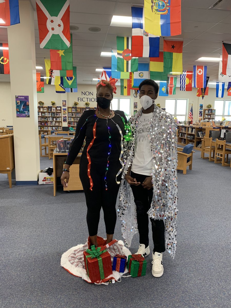 We understood the assignment ⁦@CollsChoirs⁩ ⁦<a href="/msmason_colls/">Amanda Mason</a>⁩ ⁦<a href="/Briggs_Colls/">Emily Briggs</a>⁩ ⁦<a href="/whalen/">ᴅᴀɴ ᴡʜᴀʟᴇɴ</a>⁩ ⁦<a href="/colls_academic/">Colls Academic</a>⁩ ⁦<a href="/Colls_HS/">Collingswood High School</a>⁩ ⁦@Colls_HS_MS_Lib⁩