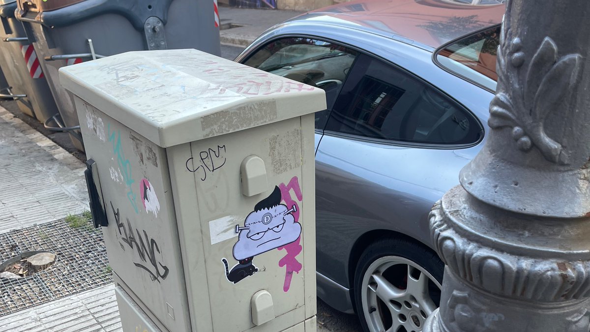 ShittyShitcoins's tweet photo. Shitty Shitcoins bringing #Halloween spirit to the streets!

#nft #nftart #nftartist #nftcollector #nfts #opensea #openseanft #NFTcollectibles #NFTCommunity #nftcollectors #cryptoscore #thenftscore #indieNFT #doodles  #CoinbaseNFT #ssik #nftdrop #NFTshill https://t.co/y9BbhbEuhU
