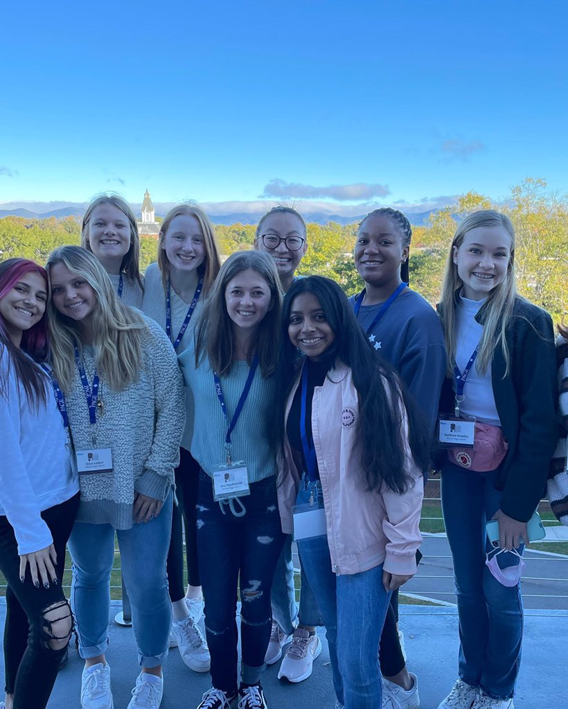 TamiSaren's tweet photo. Another beautiful day for a college visit! The UNG campus views did not disappoint!
We love Nigel The Nighthawk!
#PAGEFGE
#PAGEEvents
#MiltonTAP #futuregeorgiaeducators @MiltonHighSch @DustinDavisCTE @FCSCTAE @JonesBC_MHS @richspierto https://t.co/e10dvaU4hc
