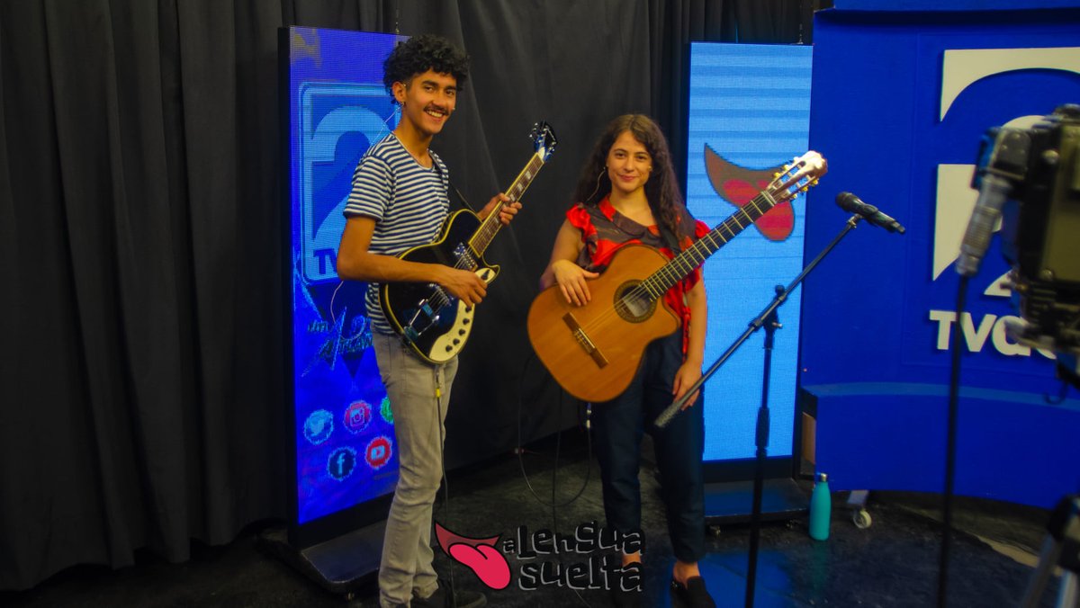 alenguasueltaok's tweet photo. Disfrutamos de una noche espectacular de anécdotas y mucha música! Recibimos a un gran militante y referente de la comunidad salteña, Rodrigo Escribas y a la modelo Cecilia Roldan💣Popa Simes nos deleitó con sus hermosas canciones🎤🎸🎵espectacular programa 16 de #ALenguaSuelta https://t.co/ruKblHvKbd