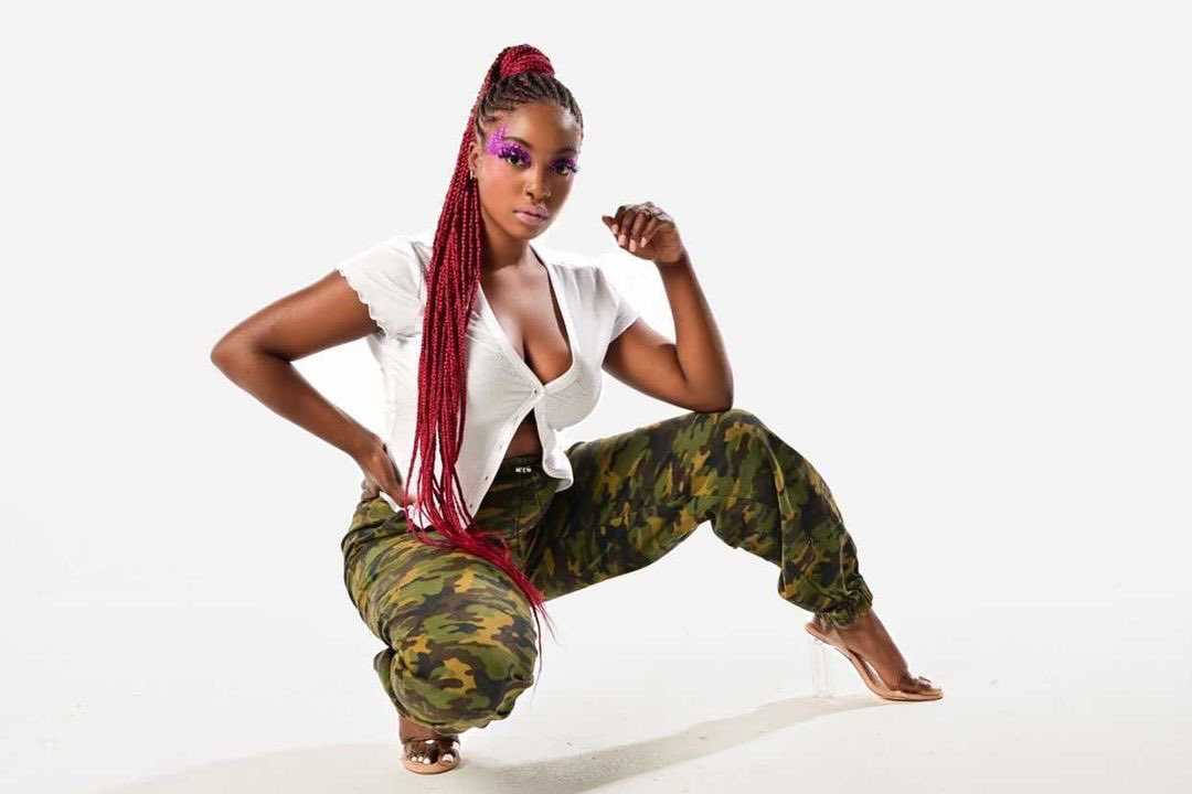 _PetiteTing's tweet photo. Since this tweet got more attention than I expected I guess it’s time for me to promote myself 😂. I’m Imani and I am a petite model based out of NC 💕. Please support and retweet 🥺☺️🤎. https://t.co/RBNccXJto4