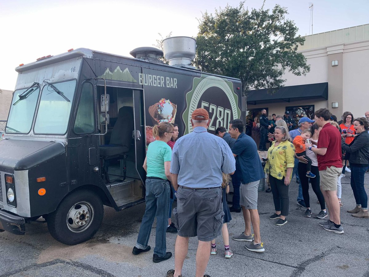ECPRTexas's tweet photo. The @5280BurgerBar in Austin is now open at 7032 Wood Hollow Dr. in the Northwest Hills neighborhood. Come and get it!
#clientlove #atx #austin #austinfood #austinfoodie #austinfoodstagram #atxfoodie #atxeats #atxevents #austin360eats #burger #texasfoodie #texasfood #hamburger https://t.co/2TeSSyNANn