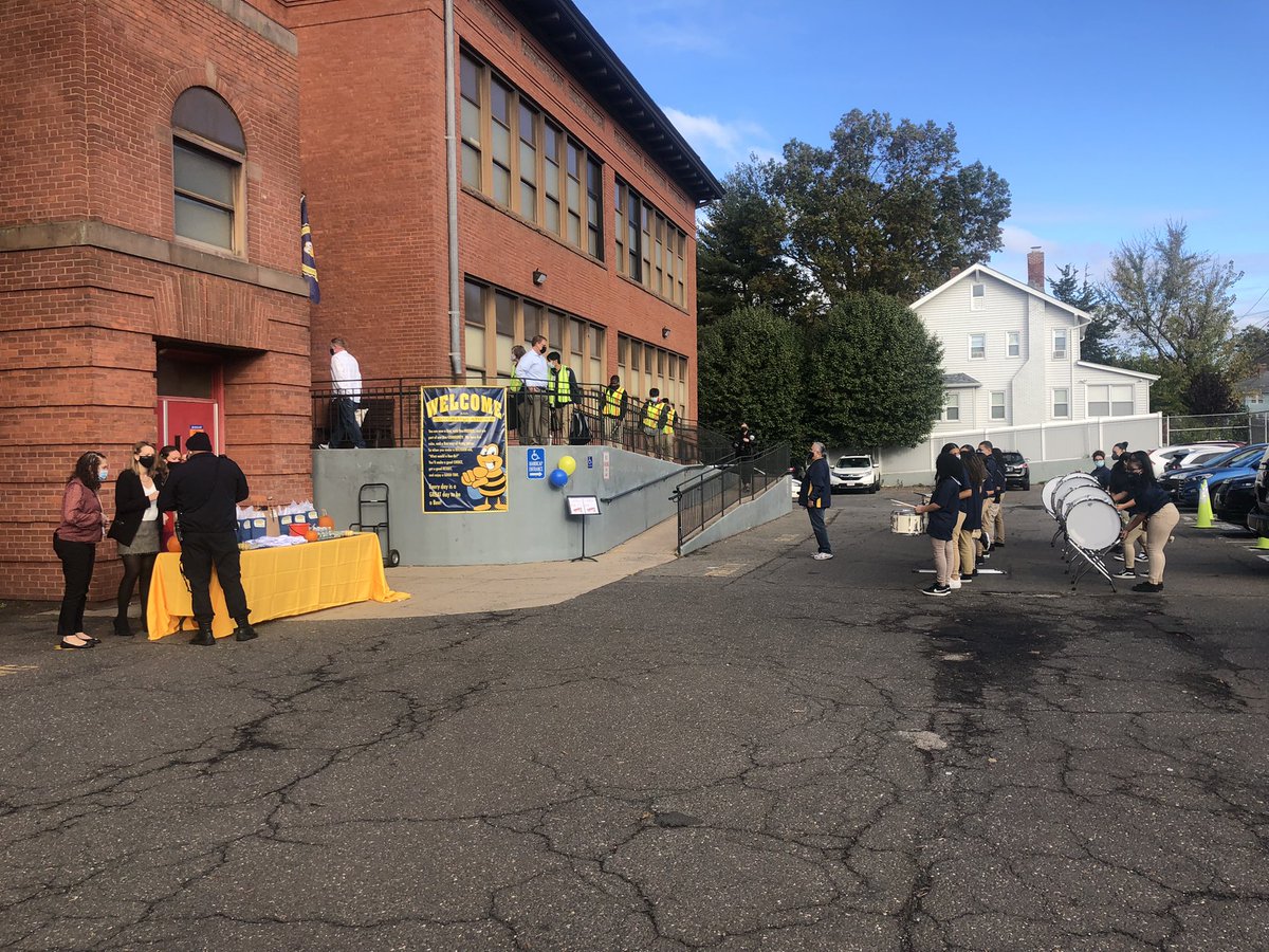 HPS Literacy (@hps_pk12lit) on Twitter photo Kennelly is ready!! Getting pumped up for #jumpstart <a href="/unitedwayinc/">United Way of Central and Northeastern Connecticut</a> <a href="/HartfordSuper/">Dr. Andraé Townsel</a> @MayorBronin Kennelly is ready!! Getting pumped up for #jumpstart <a href="/unitedwayinc/">United Way of Central and Northeastern Connecticut</a> <a href="/HartfordSuper/">Dr. Andraé Townsel</a> @MayorBronin