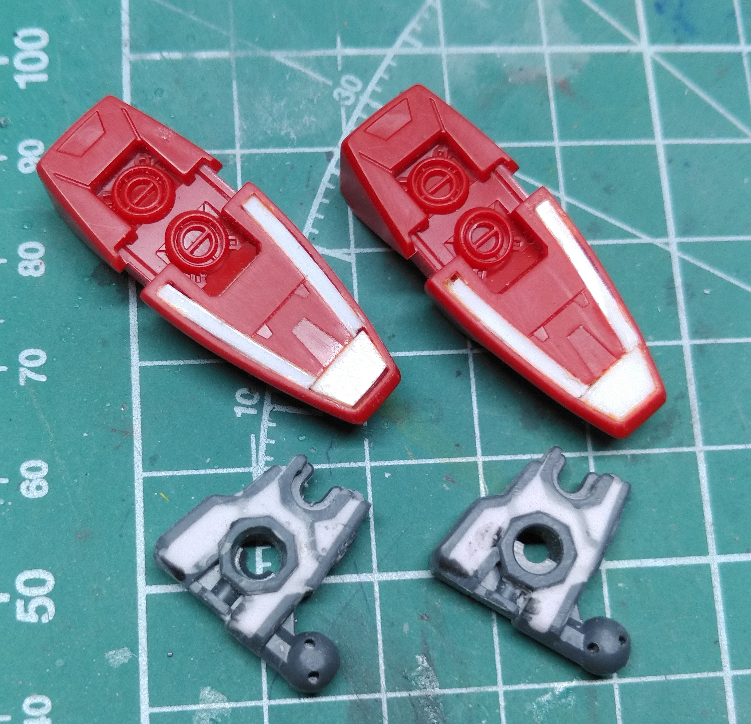 えぞ Entry Grade 1 144 ストライクガンダム ソリッドクリア 足首肉抜き埋め Ssp 足裏肉抜き埋め プラ板 腰部アーマー裏打ち プラ板 頭部アンテナシャープ化 首パーツ肉抜き埋め プラ板 アーマーシュナイダー エッジシャープ化 ヒケ