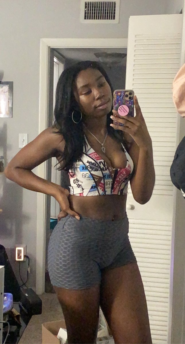 BBtheMistress's tweet photo. Woke up feeling Magical ✨ #ThursdayTribe https://t.co/v6Dq1VWW5N