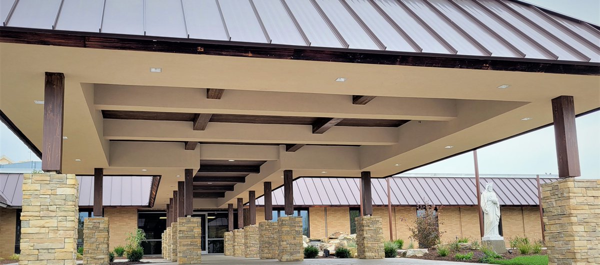 MasterWallInc's tweet photo. Finished exterior columns, beams, and ceilings all exceeded expectations and gave the project the beautiful, classic look of wood with all of the benefits of EIFS.
#CIFS #EIFS #woodgrain #wefinishstrong https://t.co/82FpeGInpA