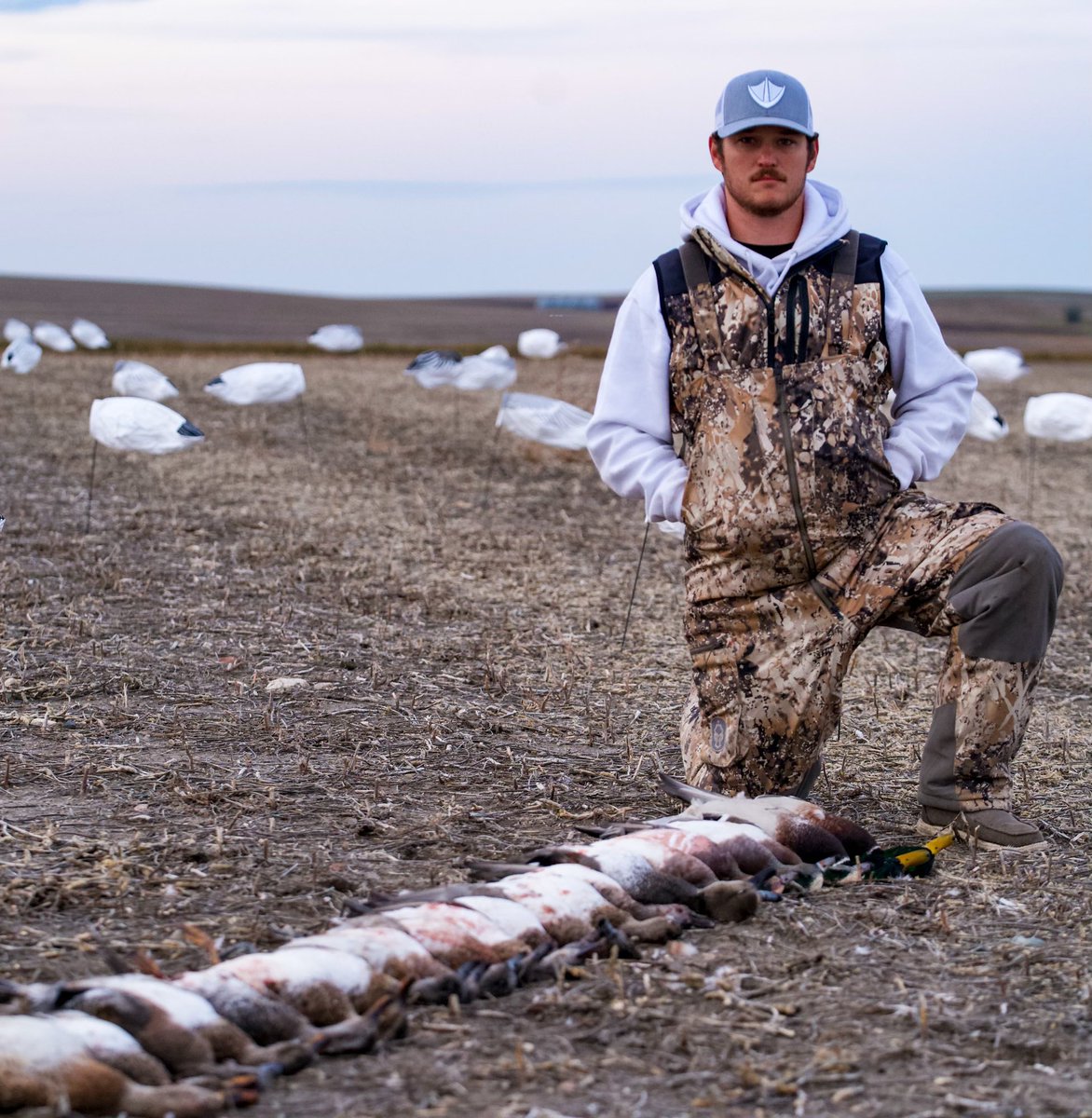 ccduckcall17's tweet photo. Can’t beat killing them ducks in October in the bean fields!! https://t.co/PFWxSKIWO8