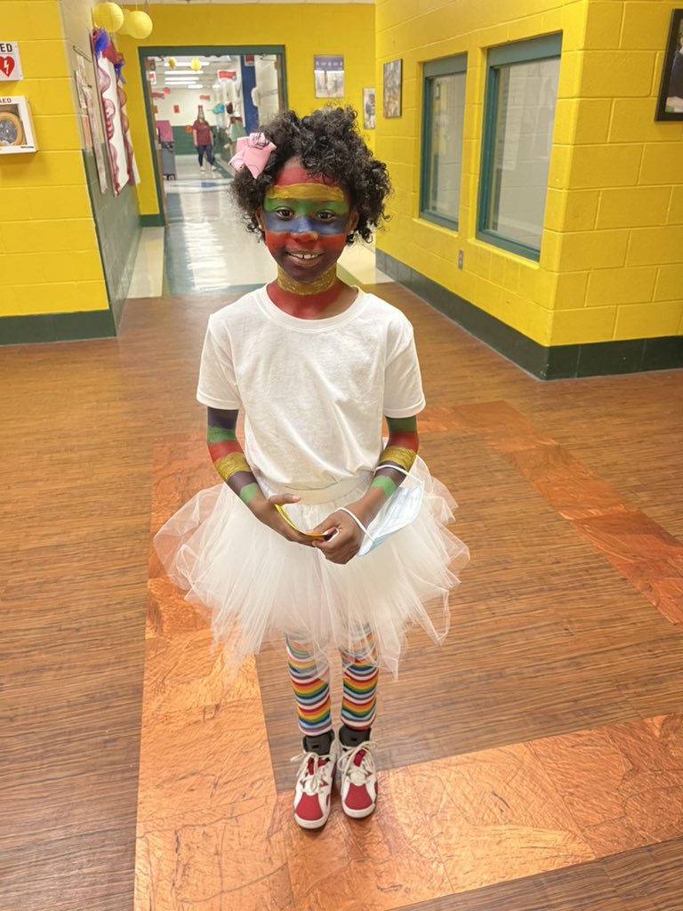 Read for the Record! @PrincipalERD <a href="/DicksonTigers/">E.R. Dickson Tigers</a>