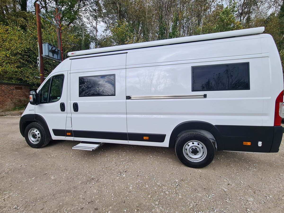 CreationCampers's tweet photo. XLWB Fiat Ducato 2 berth camper conversion, with fixed bed and full shower room. 
Large garage, kitchen with sink, hob, fridge, microwave and oven! 
Travelling seats for 4! 
#camper #camperconversion #vanlife #motorhome https://t.co/LWyErkqGXu