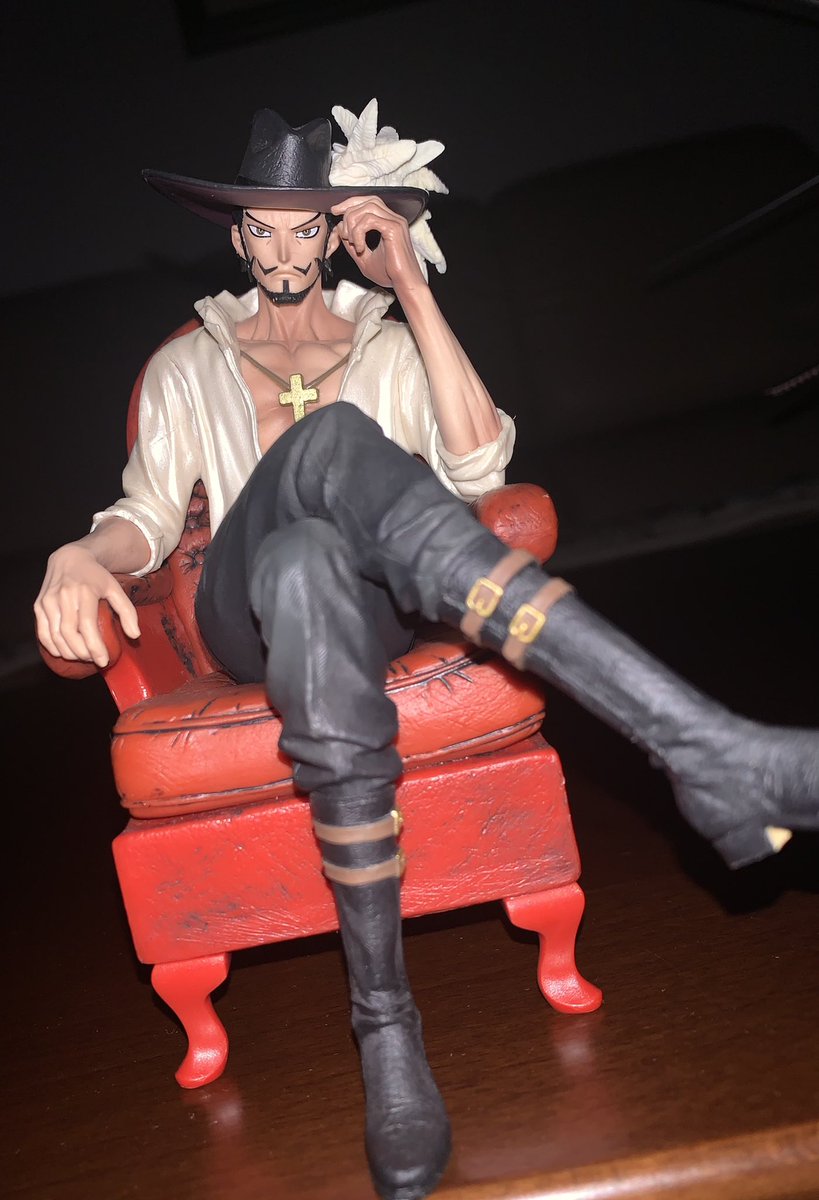 こば S Tweet ワンピースフィギュア投稿 久々 Creator Creatorジュラキール ミホークフィギュア ミホークの目がかっこいい この腹筋すごいなぁ またこの赤い椅子がミホークとあってて最高 横からの一枚は結構お気に入り ワンピースフィギュアを投稿