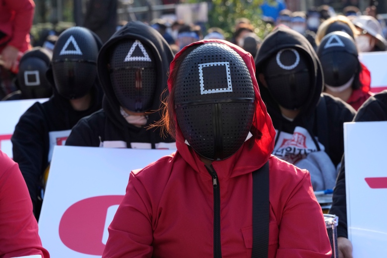 When your product (movie) has a clear identifier (mask) and it becomes a communication tool used by masses during civil protests. Then you know you have done something big. 

V for Vendetta, Money Heist, Squid Game. Who else?

A daily dose of #creativity for me and you!