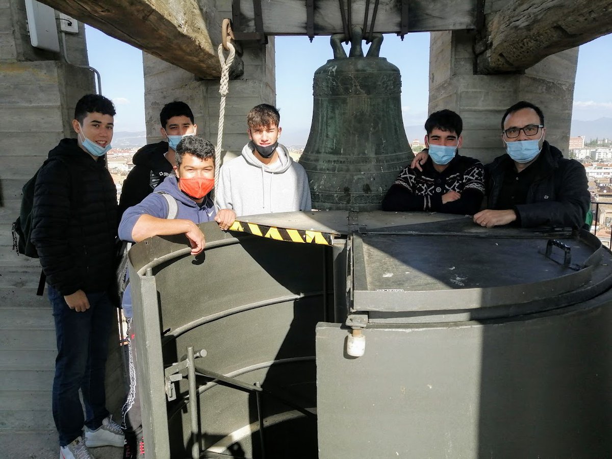 jacorralmarfil's tweet photo. Avui els estudiants de #UVicADE @UVic_FEC hem visitat @vicpuntzero, un molt interessant exercici de posada en valor del patrimoni cultural. Des del campanar de l’església de la Pietat, moltes gràcies @TurismeVic @uvic_cultura! https://t.co/DTLSWi5KAn
