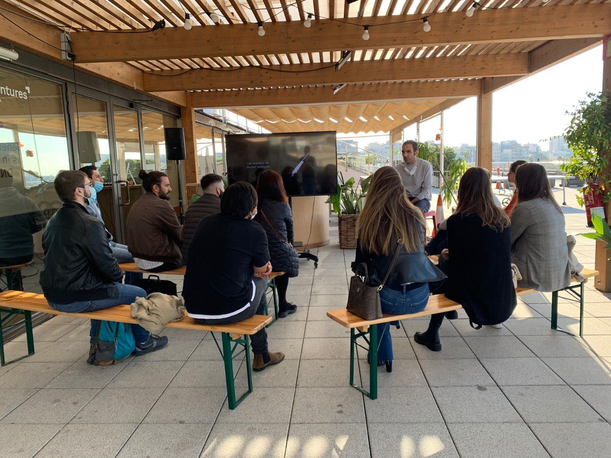 assemblerinstit's tweet photo. 📢 ¡Arrancamos la #HiringWeek! Y lo hacemos con la visita a @MutterVentures, una empresa encargada de convertir ideas innovadoras en #startups de éxito. 

Han explicado a nuestrxs alumnxs su modelo de negocio y el trabajo del departamento de #IT.🔝💻

¡Muchas gracias!🚀 https://t.co/sVu278O9A9