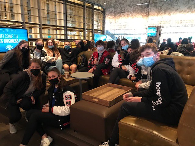 SPORTS BUSINESS DAY❗️😍 Our DECA members had a great time at MetLife on our Jets field trip 🏈