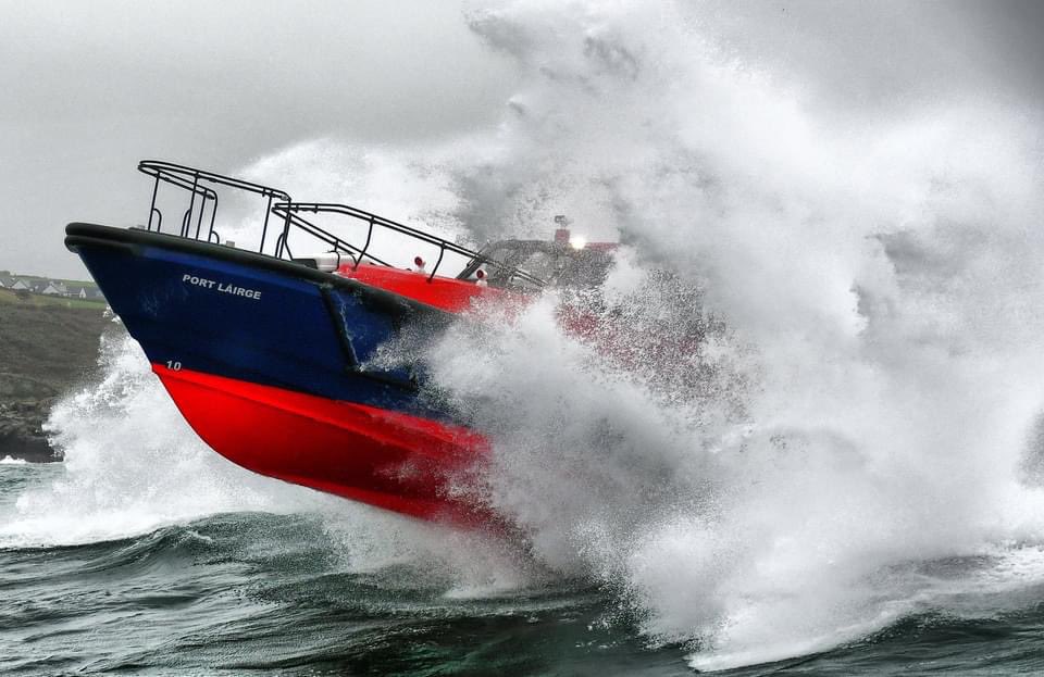 SafehavenMarine's tweet photo. The Port of Waterford's new pilot boat ‘Port Láirge’ out on sea trials yesterday. She looks fabulous and really stands out on a stormy day. @PortofWaterford @captainbob76 @MaryP972 https://t.co/eKCHojBfF3