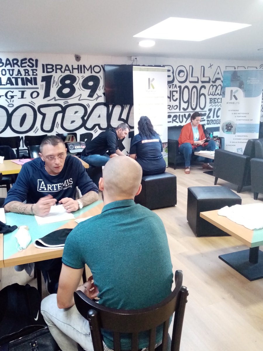 🆕 sur l'<a href="/AggloLensLievin/">Agglo Lens-Liévin</a> : Un But pour l'Emploi à <a href="/lefivefc/">LE FIVE</a> organisé par l'<a href="/AssifepF/">ASSIFEP</a>
9 équipes de chercheurs d'#emploi participent à un tournoi de  ⚽, coachés sportivement et professionnellement par des recruteurs inclusifs. Bravo à Gaetan