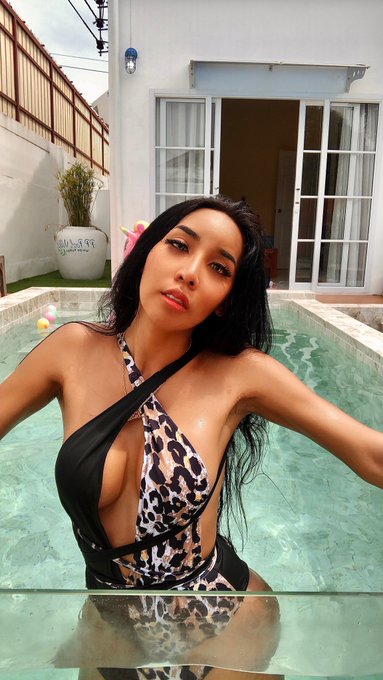 👙👙👙Who&rsquo;s coming for a swim?👙👙👙 💦💦💦Come get wet with me!💦💦💦 ☀️☀️☀️Fun in the sun☀️☀️☀️ https://t.co/1<a href="/tag/goodvibes"class="tags"><span>#goodvibes</span></a><a href="/tag/tgif"class="tags"><span>#tgif</span></a><a href="/tag/fridayfeeling"class="tags"><span>#fridayfeeling</span></a><a href="/tag/partytime"class="tags"><span>#partytime</span></a>