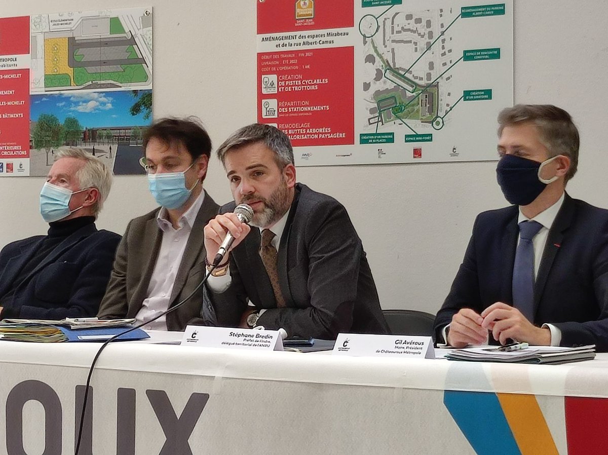 Prefet36's tweet photo. #Signature 📝 #NPRU 🏗 
@Prefet36 a signé ce matin la convention du programme de renouvellement urbain du quartier Saint-Jean/ Saint-Jacques de Châteauroux. 

Au total 145,8 millions d'euros de travaux seront réalisés grâce à l'implication des partenaires. https://t.co/vVrSalPHA9