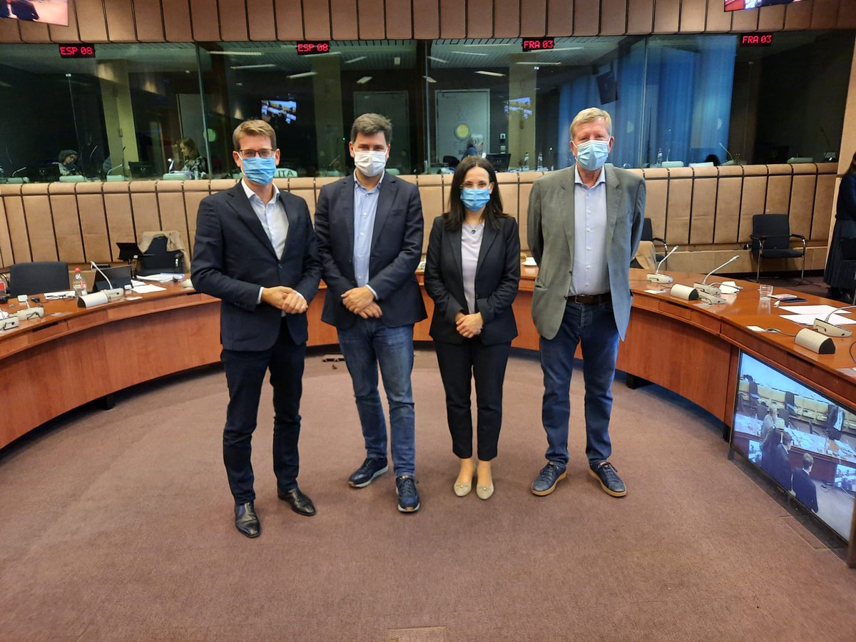 SLOtoEU's tweet photo. #EMA | We reached a provisional political agreement to reinforce 🇪🇺 Medicines Agency in event of a health crisis 👏
It means:
💊better medicine product & device shortage reporting
🩹quicker medicinal products development
👩🏻💻 crisis response expert panels
https://t.co/pq26rKHy2w https://t.co/0Oftb6qOcy