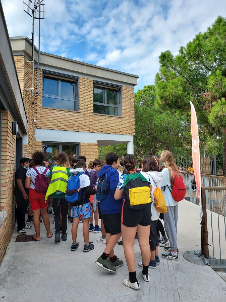 InsPauClaris's tweet image. #1ESO ja som a Calafell!🎒
Colònies per conviure i conèixer-nos en un altre escenari🏡 i passar-ho bé plegats!🫂
#casacolòniesArturMartorell
#POEFA