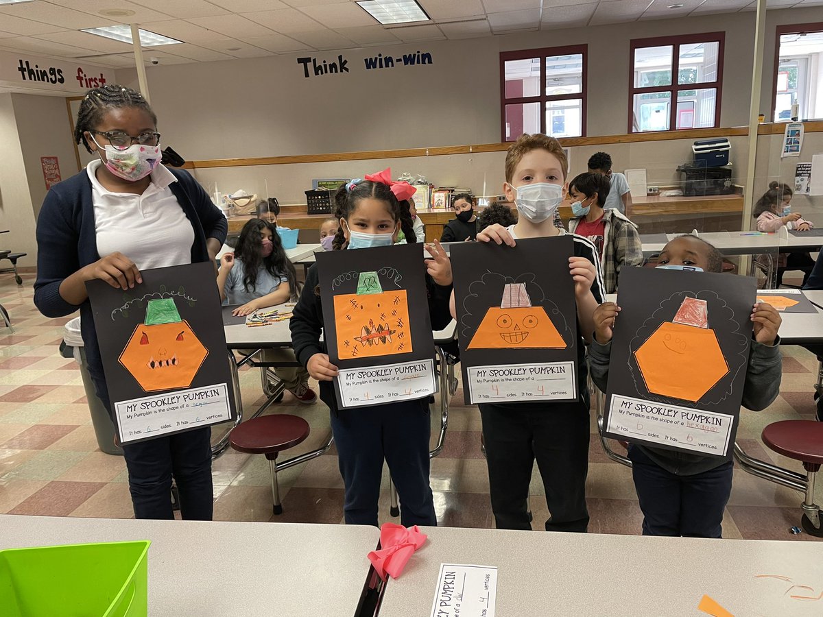 Daddona_Central's tweet image. Working with our buddy classroom to identify shapes and their properties! @asdcentral @asdcentral #spookley #centralproud