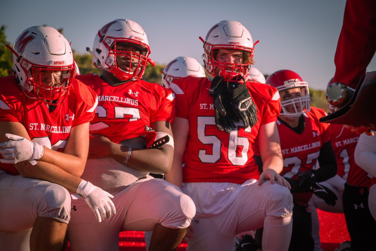 StMarcellinusSS's tweet image. Congrats to our Senior @StMarcellinusFB team for their hard fought 9-1 win over Lorne Park.  

Photo by Dean Dizon of Spirit Media. @marcyathletics