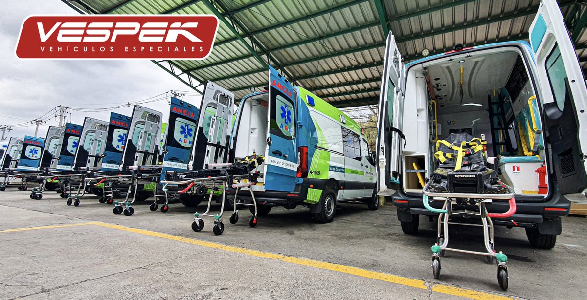 Vespek_'s tweet photo. Equipo #Vespek 🏆 entregando nueva flota de #Ambulancias AEB @MBChile Sprinter 416 4x4 AT🚑para @mutualcchc. Móviles equipados con los más altos estándares de Calidad y Seguridad para zonas extremas de nuestro país 🇨🇱 🥇. #BioGelCoat.
#YoMeVacuno 😷
@spencer_ems @WhelenEng 🚨 https://t.co/1P85ZDoRjj