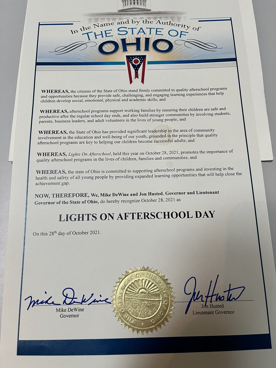 Hbelle88's tweet photo. #LightsOnAfterschool Celebration at the Ohio Statehouse. @OhioAfterschool gathered a great crowd of legislators, community leaders and afterschool professionals to advocate for high quality afterschool and summer programs. https://t.co/cI1SNi9nOY