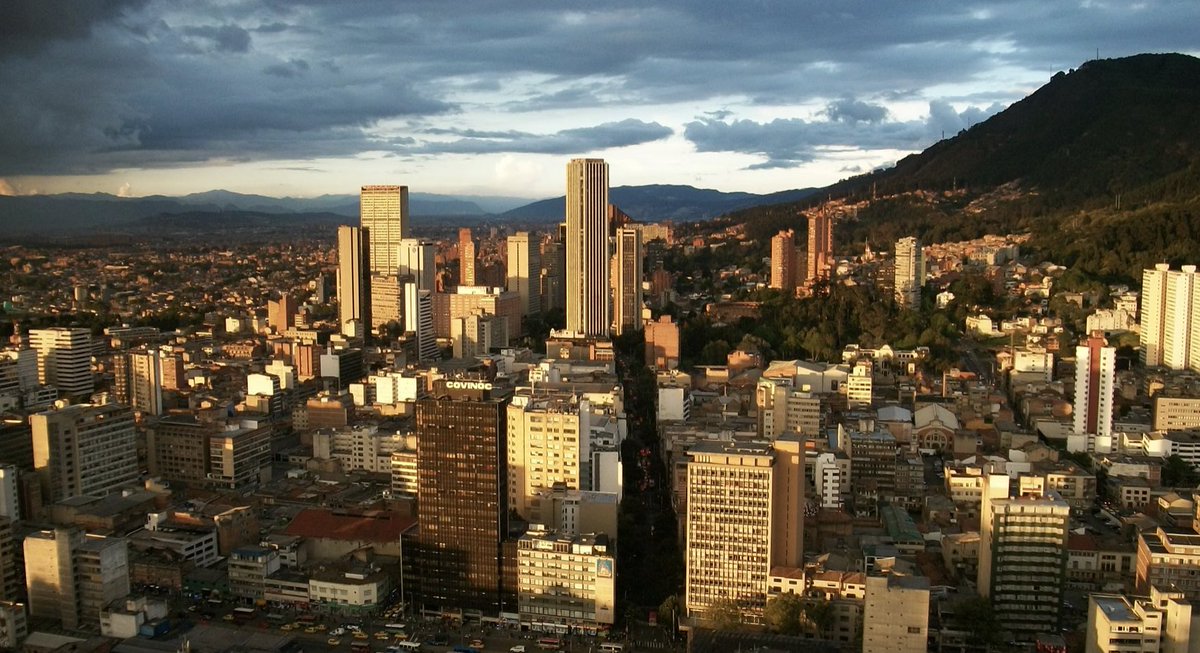santiagopinzong's tweet image. #OjoAlDato Bogotá y Medellín pierden puestos en 2021 #SmartCityIndex @IMD_Bschool 

Bogotá  es #116 de 118, en el 2020 era #92 
Medellín es 101 de 118, en el 2020 era #72 

Para donde vamos en ciudades y territorios inteligentes? 

@ClaudiaLopez @QuinteroCalle 

El POT de Bogotá?