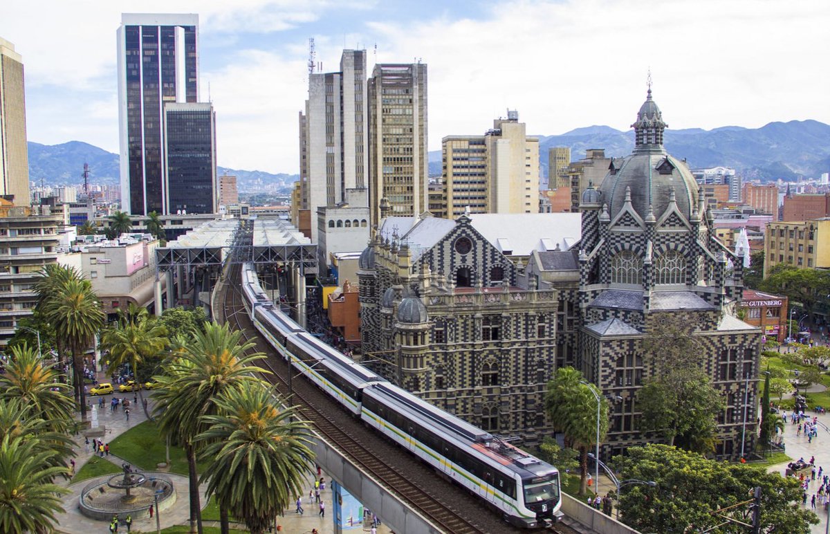 santiagopinzong's tweet image. #OjoAlDato Bogotá y Medellín pierden puestos en 2021 #SmartCityIndex @IMD_Bschool 

Bogotá  es #116 de 118, en el 2020 era #92 
Medellín es 101 de 118, en el 2020 era #72 

Para donde vamos en ciudades y territorios inteligentes? 

@ClaudiaLopez @QuinteroCalle 

El POT de Bogotá?