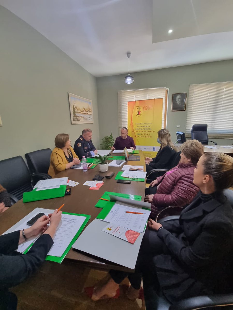 AllmucaMarsela's tweet photo. ✍Bashkia Kuçove -Mbledhja e Komitetit drejtues të MKR, . 1️⃣2️⃣ aktorë nënshkruan marrveshjen e re për vijim e funksionimit të #MKR sipas VKM Nr. 327/2021 si edhe protokollin e MR të rasteve të dhunës seksuale✅
@SwedeninAL @UNDPAlbania @EntelaLako @papavangjel1Eda @ElonaDini https://t.co/uUMr34PWPS