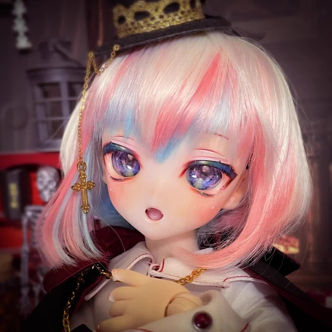 魔女っ子ちゃん出品しました今回の子はぽよっとしたほっぺと、チラッと覗くキバに力を入れてみました〜是非ご覧頂けましたら嬉しいです#まめるり亭 