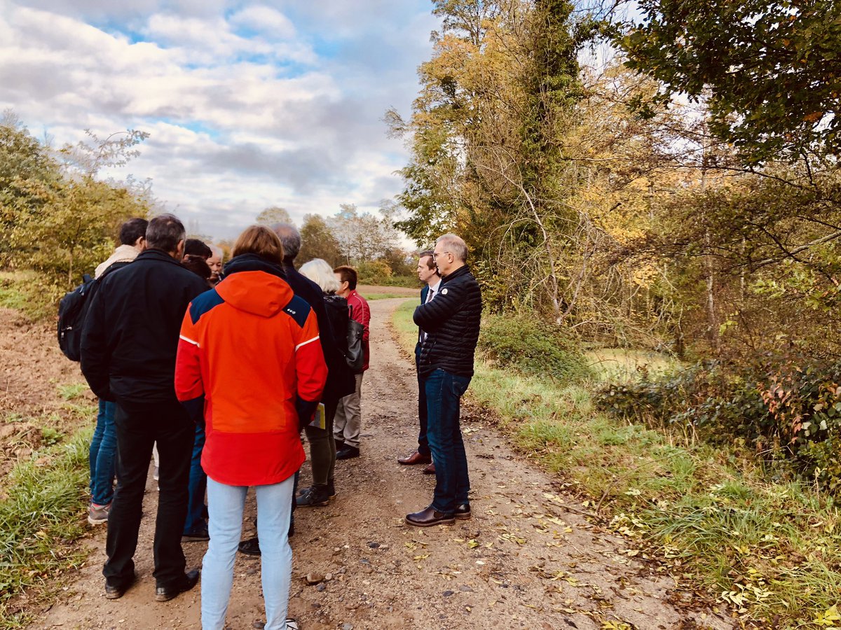 ccplainelimagne's tweet photo. [Voie Verte]

Premières concertations sur les futurs tracés de la ViaAllier en présence des agriculteurs, @Chambreagri03, @Departement63 et @auvergnerhalpes 
D’autres réunions sont à venir sur le territoire.

#CCPL63 #comcomplainelimagne #CCplainelimagne #PlaineLimagne https://t.co/iDhJajprPn