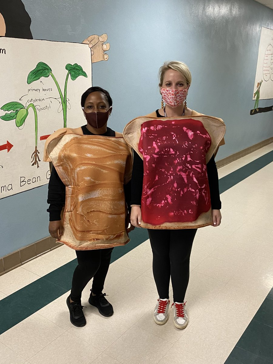 #ReadfortheRecord at ERD “Cloudy with A chance of meatballs”  <a href="/DicksonTigers/">E.R. Dickson Tigers</a> @PrincipalERD <a href="/GinnyCaliva/">Ginny Caliva</a>