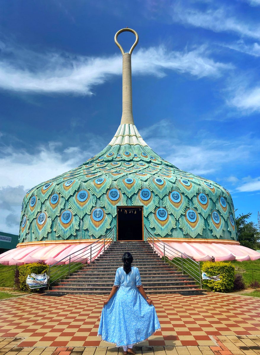 theexploringeye's tweet photo. 70 km from #Bangalore , #Mandaragiri or Basadi Betta has yet to made it to the famelist of other popular destinations.

There is a mini hill to trek overlooking Mydala lake,a beautiful peacock feather motif edifice in a Jain pilgrim complex which make it a perfect day trip place https://t.co/kxsSOIGoqc