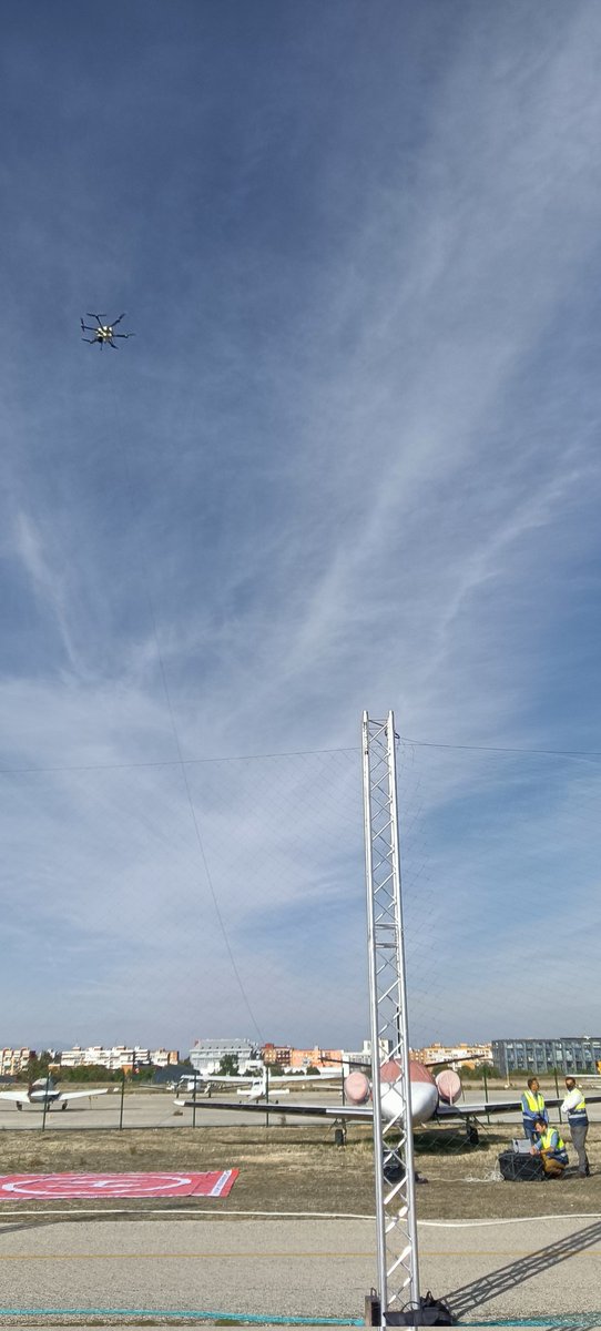 We are watching Elistair's Orion 2 aircraft, an hexacopter connected to a 100m cable.