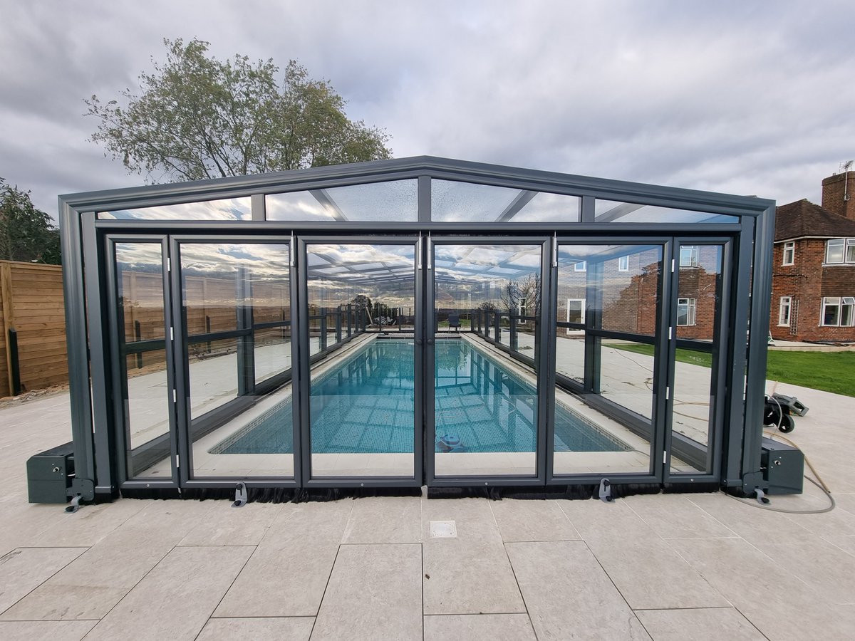 SummitLeisure's tweet image. This building was installed over a new pool built this year. Doesn't it look good! Bi-fold doors, Fully retractable, in glass and motorised.#Poolpackage  #familyfun  #family #poolcover #poolenclosure #indoorpool #Garden #designer #Swimming #pool  #pooldesign  #poolside #poolhouse