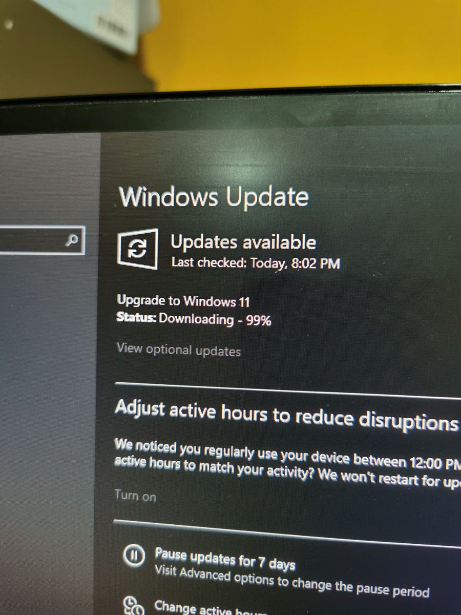 RusselTech's tweet image. 1% more before I get Windows 11. Should I cancel now or wait until my laptop explodes? This better be good. @Microsoft  @Windows