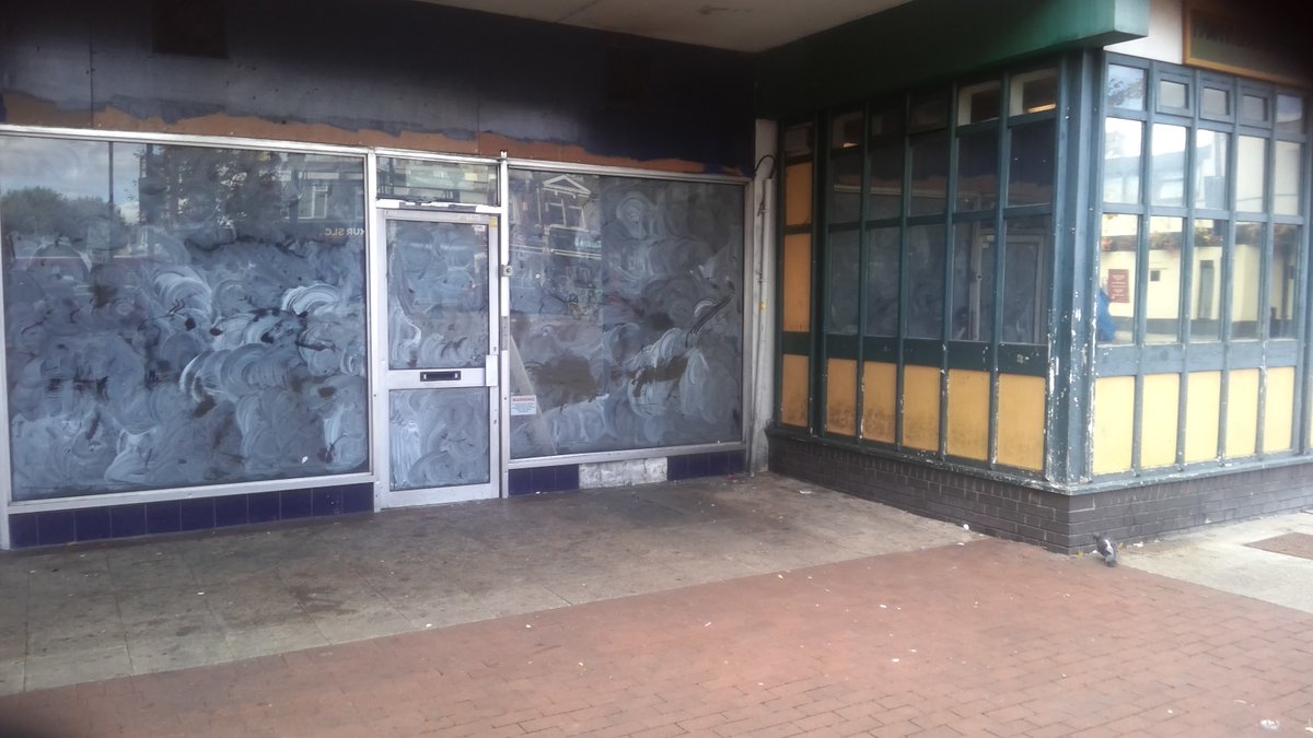MPSBoleyn's tweet photo. SNT officers working with Newham Council and CGL to provide support for rough sleepers in Green Street, E13 whilst responding to local concerns about ASB and crime issues. Focusing on community priorities. https://t.co/cpYetCvX2m
