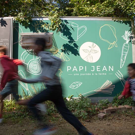 FanjaSanceau's tweet photo. ✨WE des arts créatifs à la Ferme de Papi Jean✨ Avec 4⃣ artistes, on vous propose 1⃣1⃣ ateliers DIY sur 2⃣ jours les 27 et 28 nov. près de Rennes. Cartes et déco à l'aquarelle, origami, cyanotype, confection de jouets en bois, art floral. Le programme > https://t.co/SyJPqQ7vvJ https://t.co/mL4d6vXebX