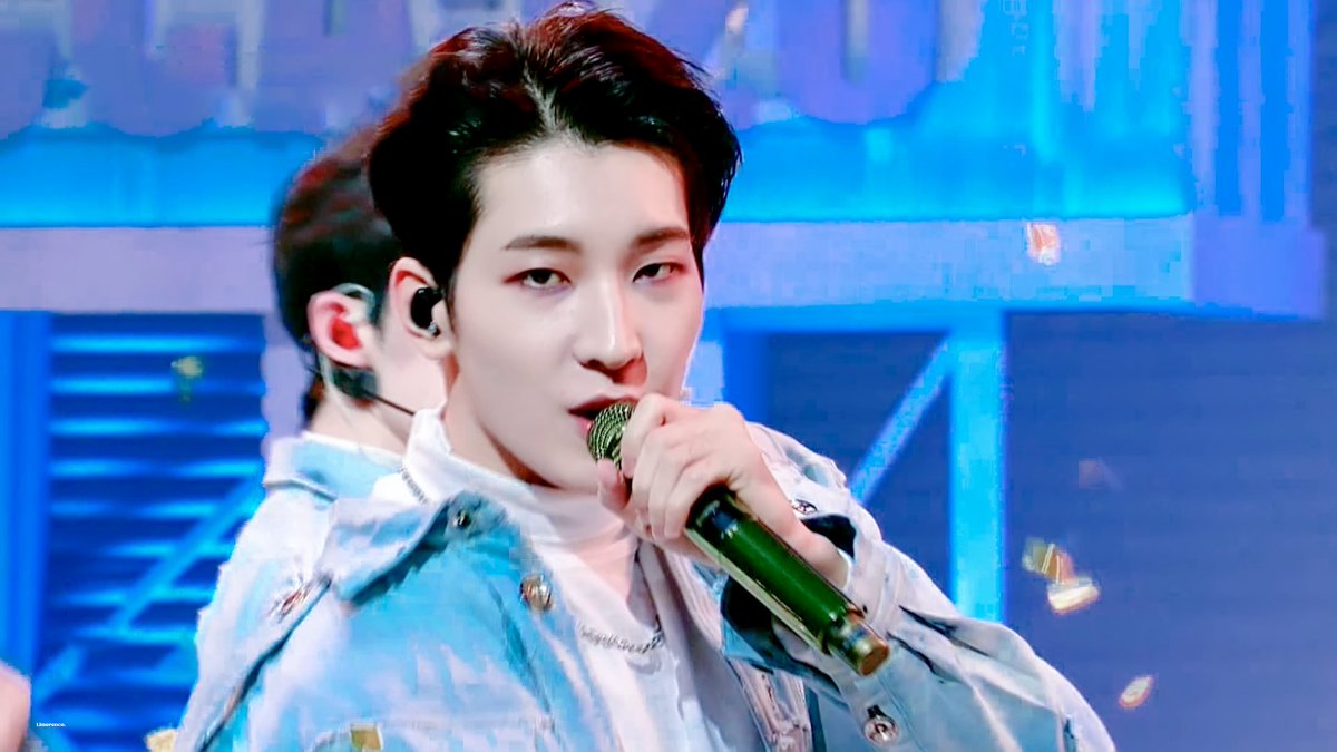 LIMERENCE717's tweet photo. 211028 엠카운트다운 #Rockwithyou 
#세븐틴 #원우 #WONWOO
@pledis_17 https://t.co/KlT5AR1ybs