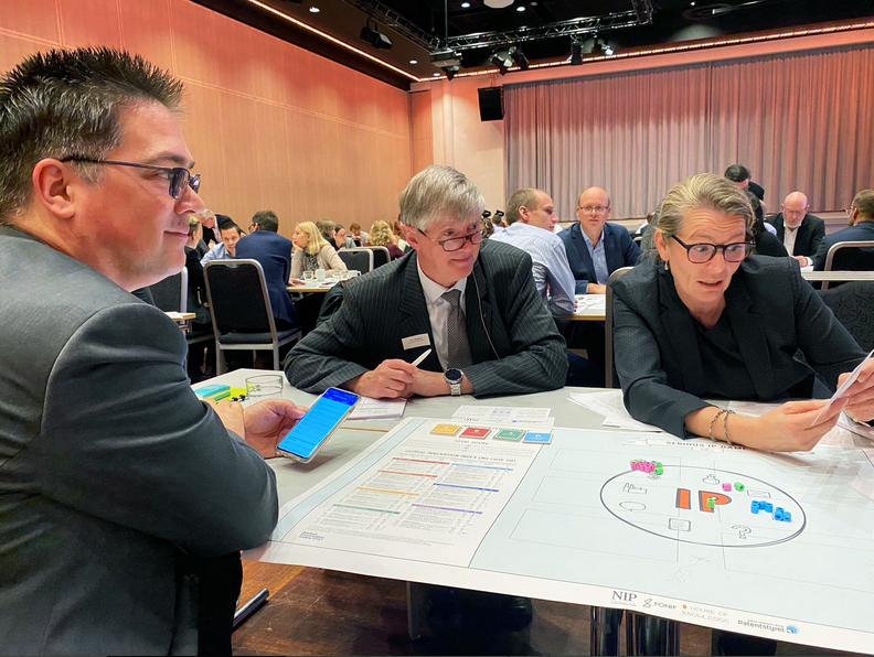 GI_Index's tweet photo. Game on! 🎲

A creatively designed board game that uses the #GlobalInnovationIndex to improve an economy's innovation ecosystem

Created by House of Knowledge (HoK) by @Hakvag_inc as well as many others

@KathrineMyhre + others tried it out at the Norwegian IP day https://t.co/vb37vcWRTj